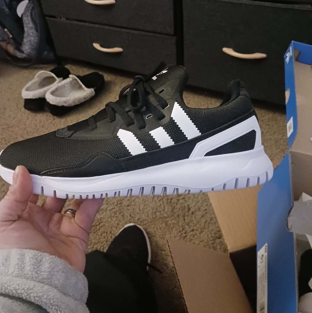 Adidas 5.5y